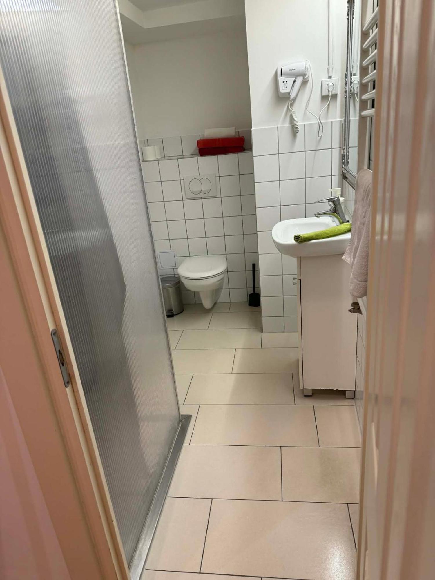 Economy Hollo Apartments — Photos 2